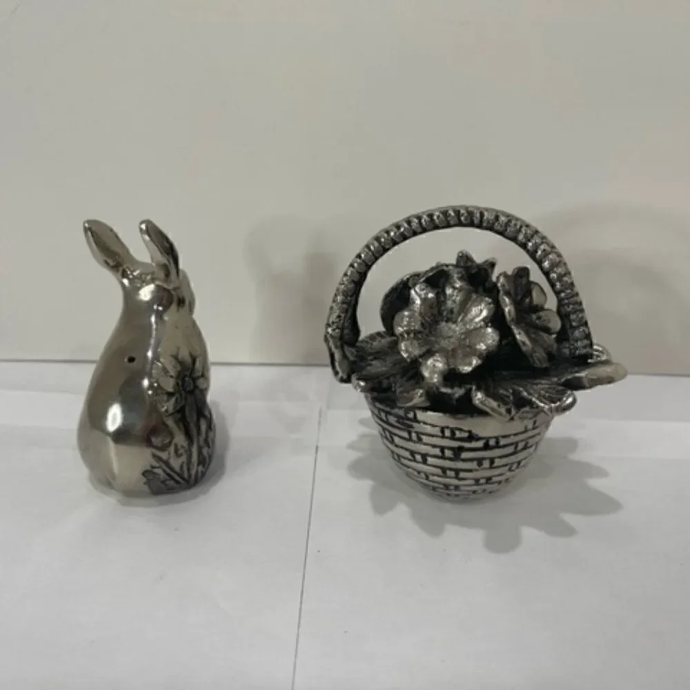 Silver Plate Bunny Rabbit Flower Basket Salt Pepper Set Unsigned The basket is 4